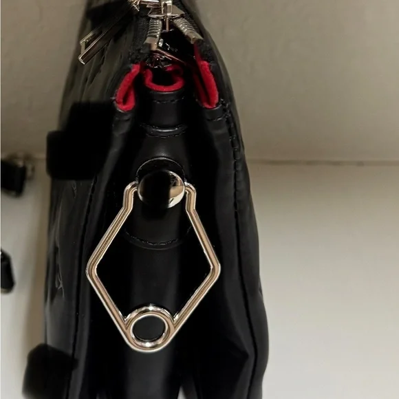 Elegant Black Bag - Picture 4 of 7